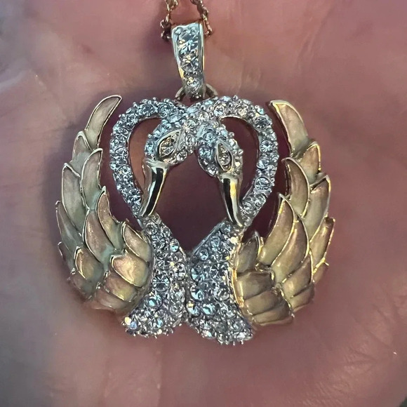 Nolan Miller Vintage Swan Pendant and chain - Picture 2 of 3
